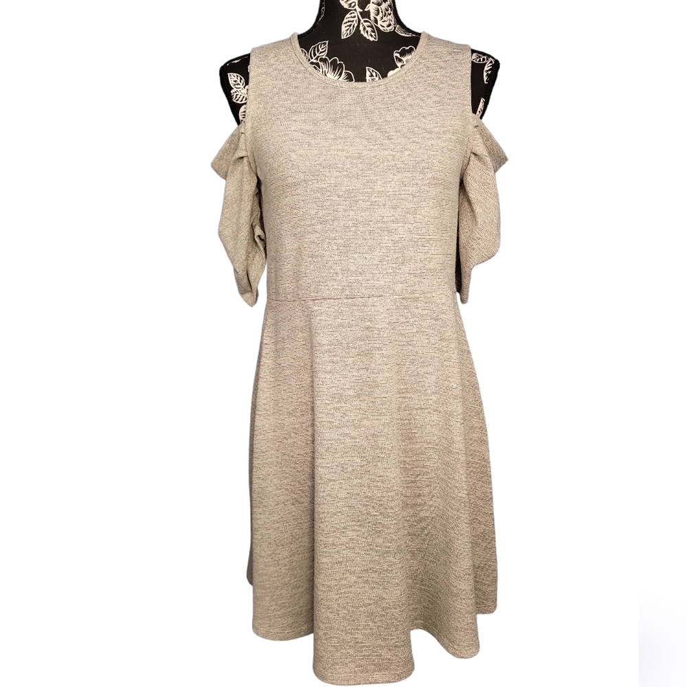 Girls 14/16 cold shoulder dress